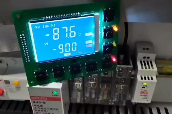 高低温控温系统单机自复叠技术实现-90℃低温测试演示