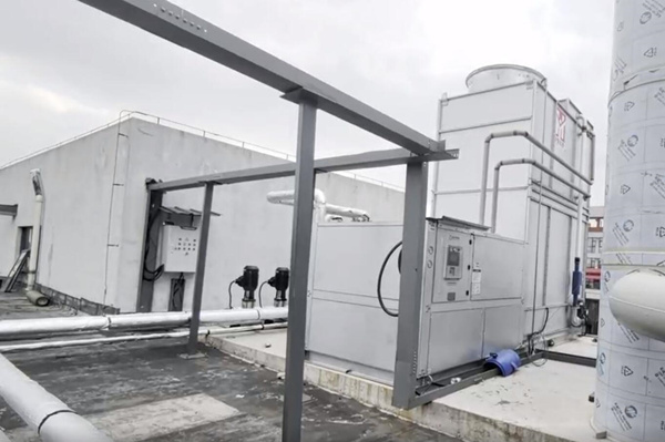 小型低温冷冻机工作原理、特点和使用方法